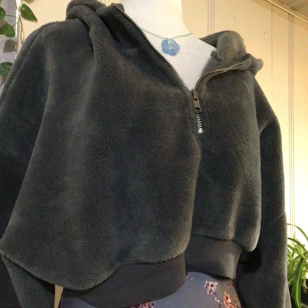 Soft Cropped Sweater - Picture 2 of 3